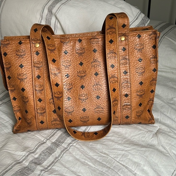 MCM Tote Bag - Picture 4 of 6